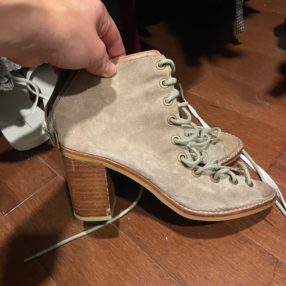 Jeffrey Campbell tie up Booties sz 6 Taupe greyish brown chunky heel - Picture 4 of 5